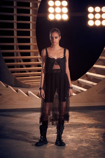 Look 60